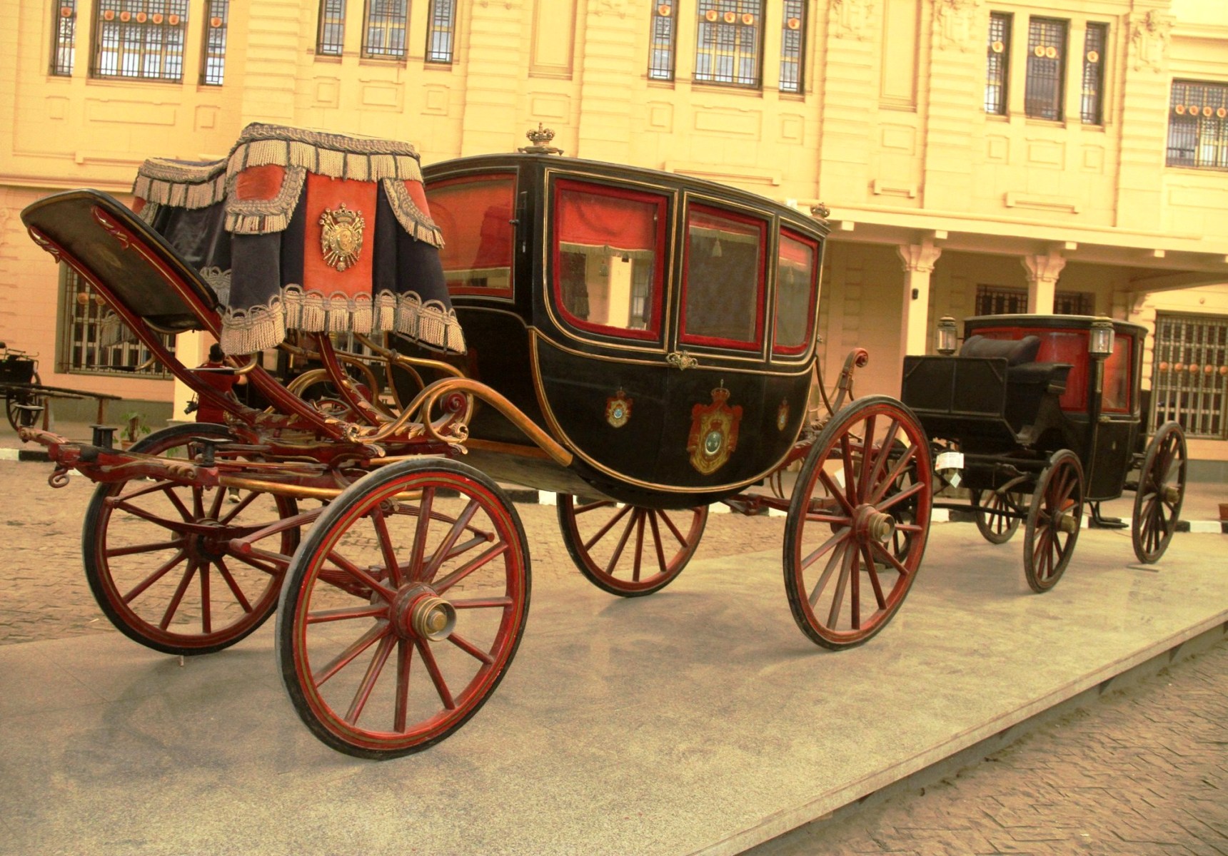 Cairo Icons Tour: Baron Palace, Royal Carriages Museum & Cairo Tower Experience