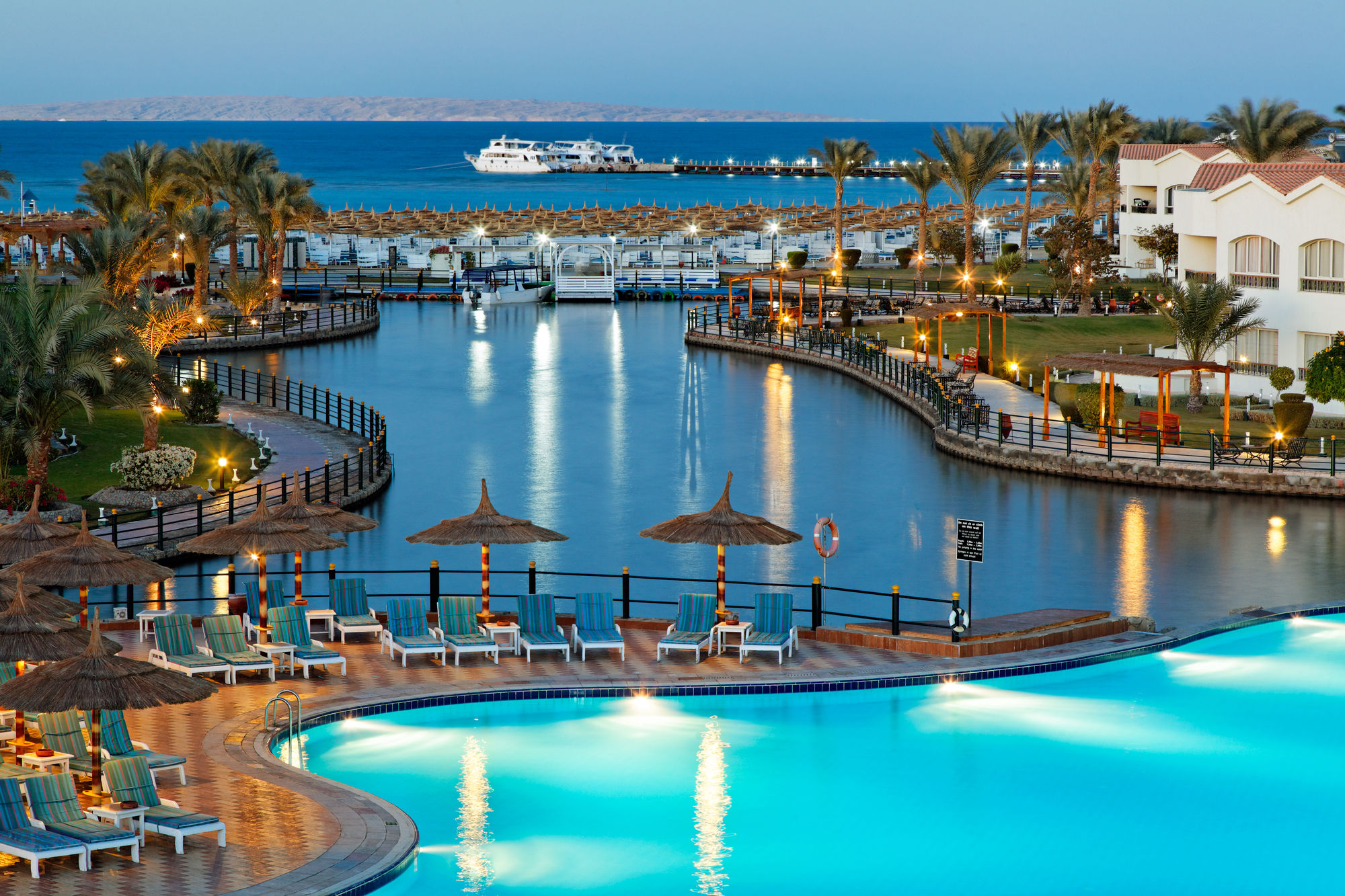 ✨ 8-Day Luxury Egypt Tour | Cairo, Luxor & Hurghada – History, Culture & Red Sea Paradise